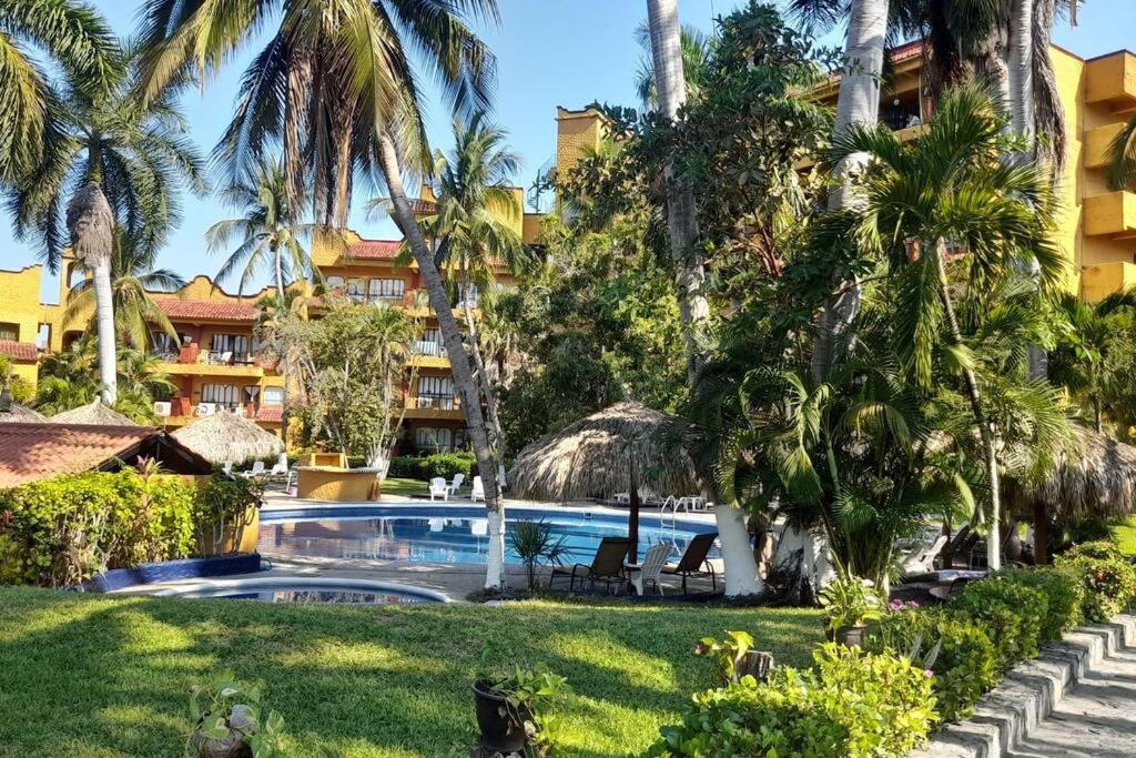 Sol Y Mar. Delfines Apartment Ixtapa  Exterior photo